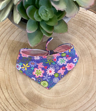 Load image into Gallery viewer, Purple Floral Reversible Collar
